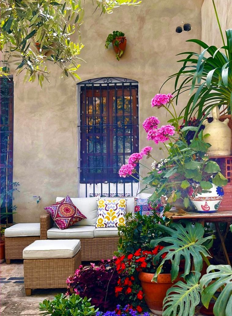 Oliva Courtyard Guesthouse Exteriér fotografie