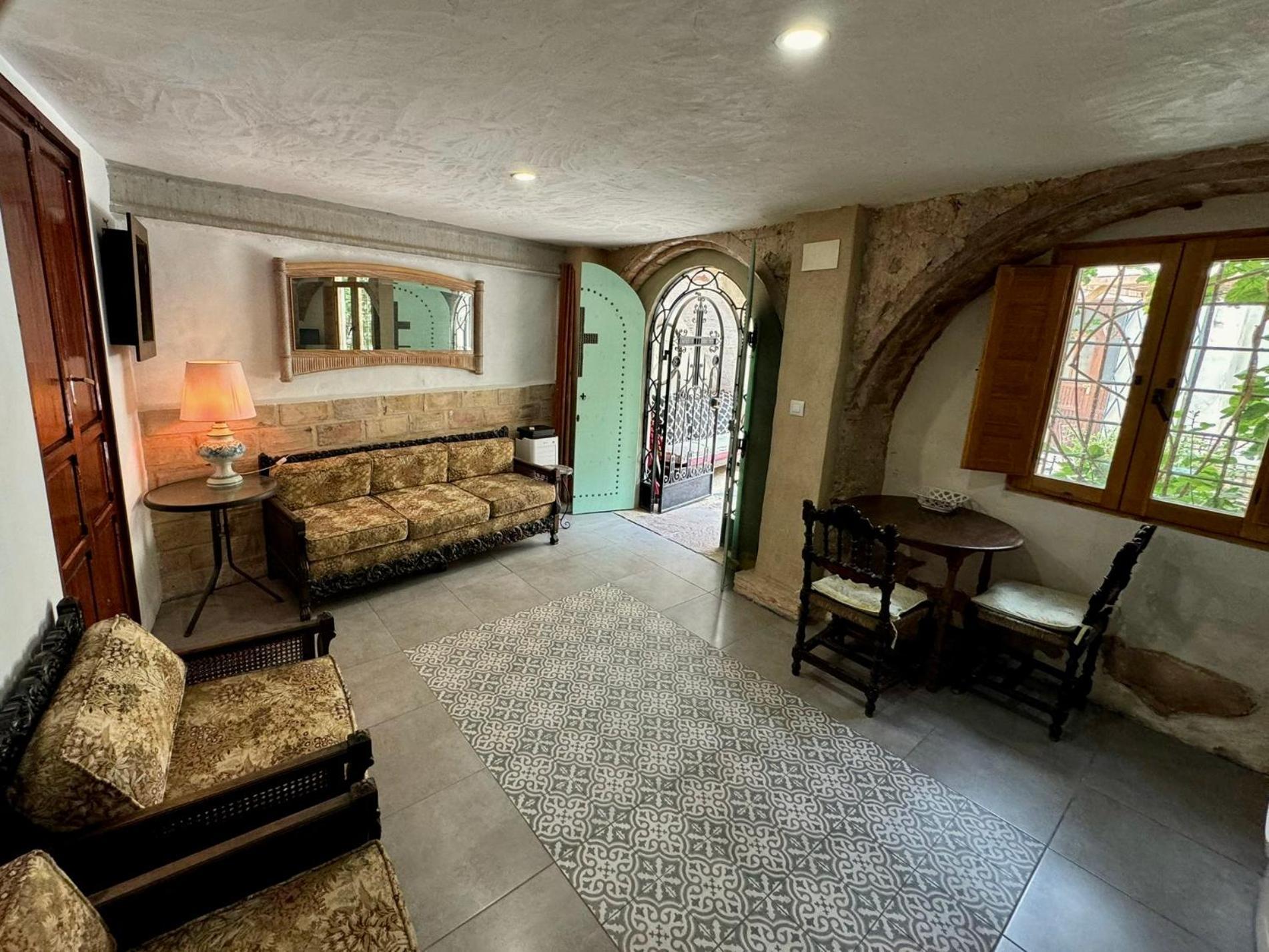 Oliva Courtyard Guesthouse Exteriér fotografie